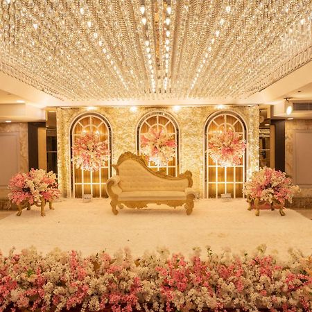 Radisson Blu Kaushambi Delhi Ncr Hotel Газиабад Екстериор снимка