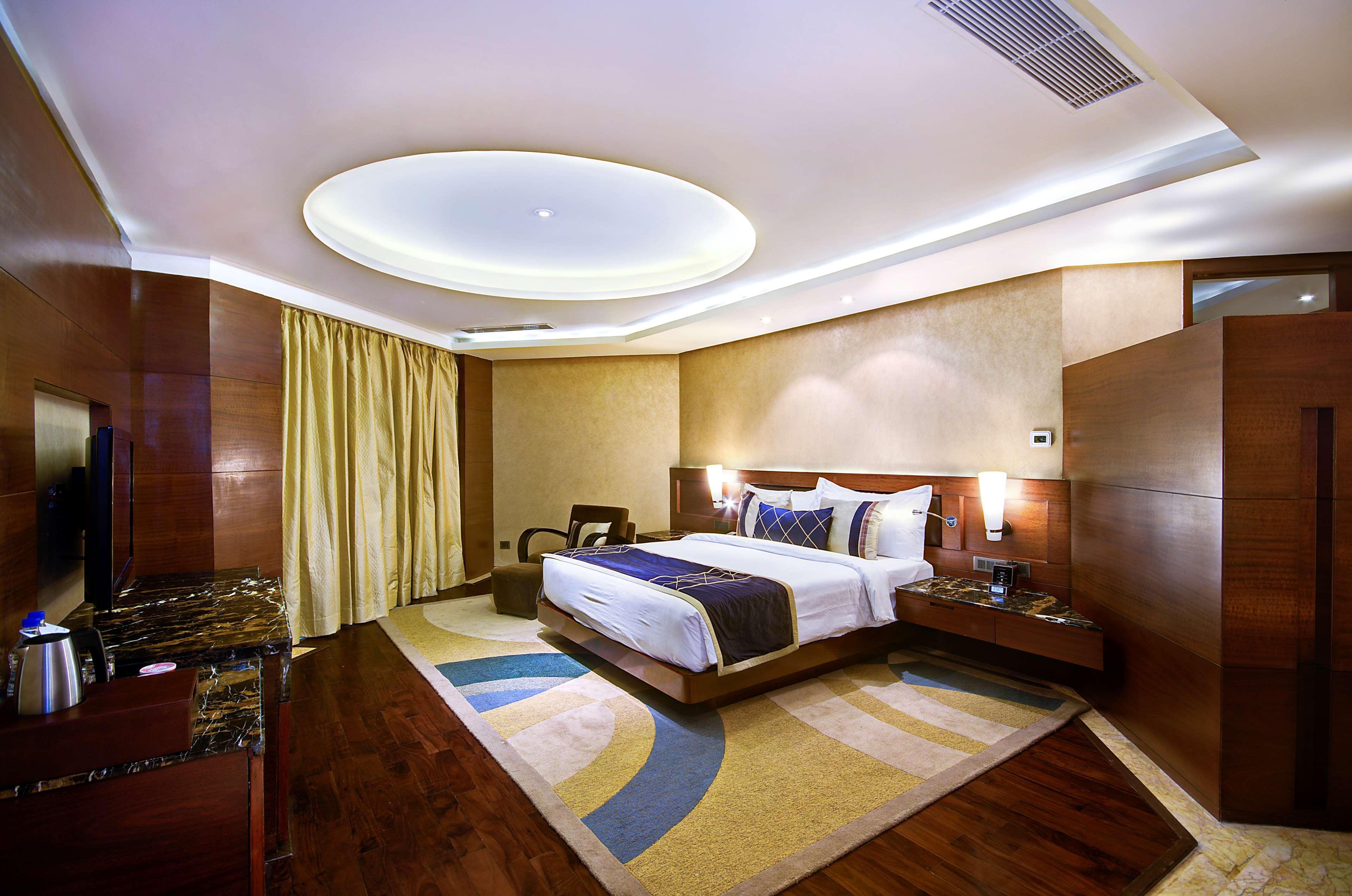Radisson Blu Kaushambi Delhi Ncr Hotel Газиабад Екстериор снимка