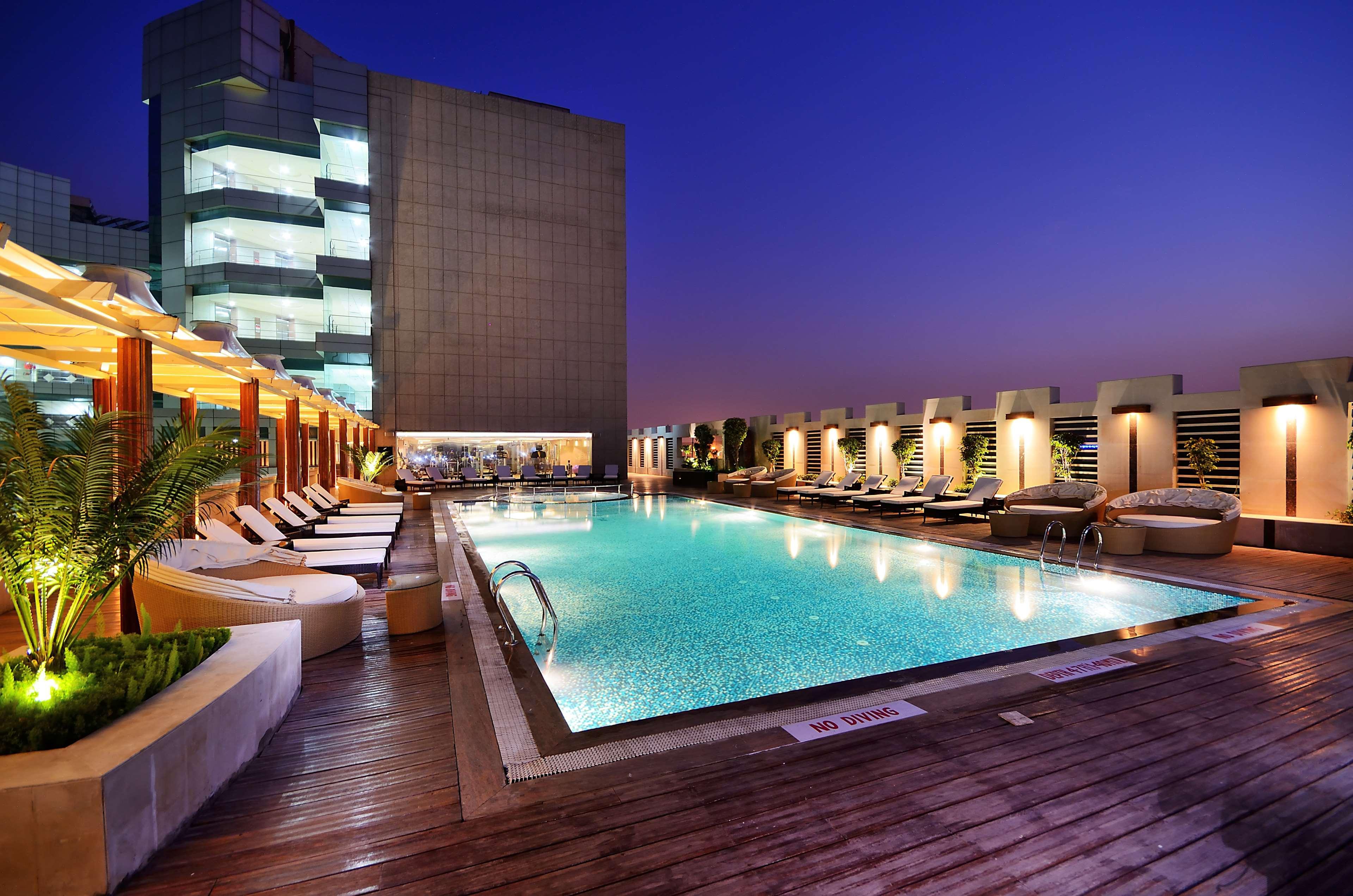 Radisson Blu Kaushambi Delhi Ncr Hotel Газиабад Екстериор снимка