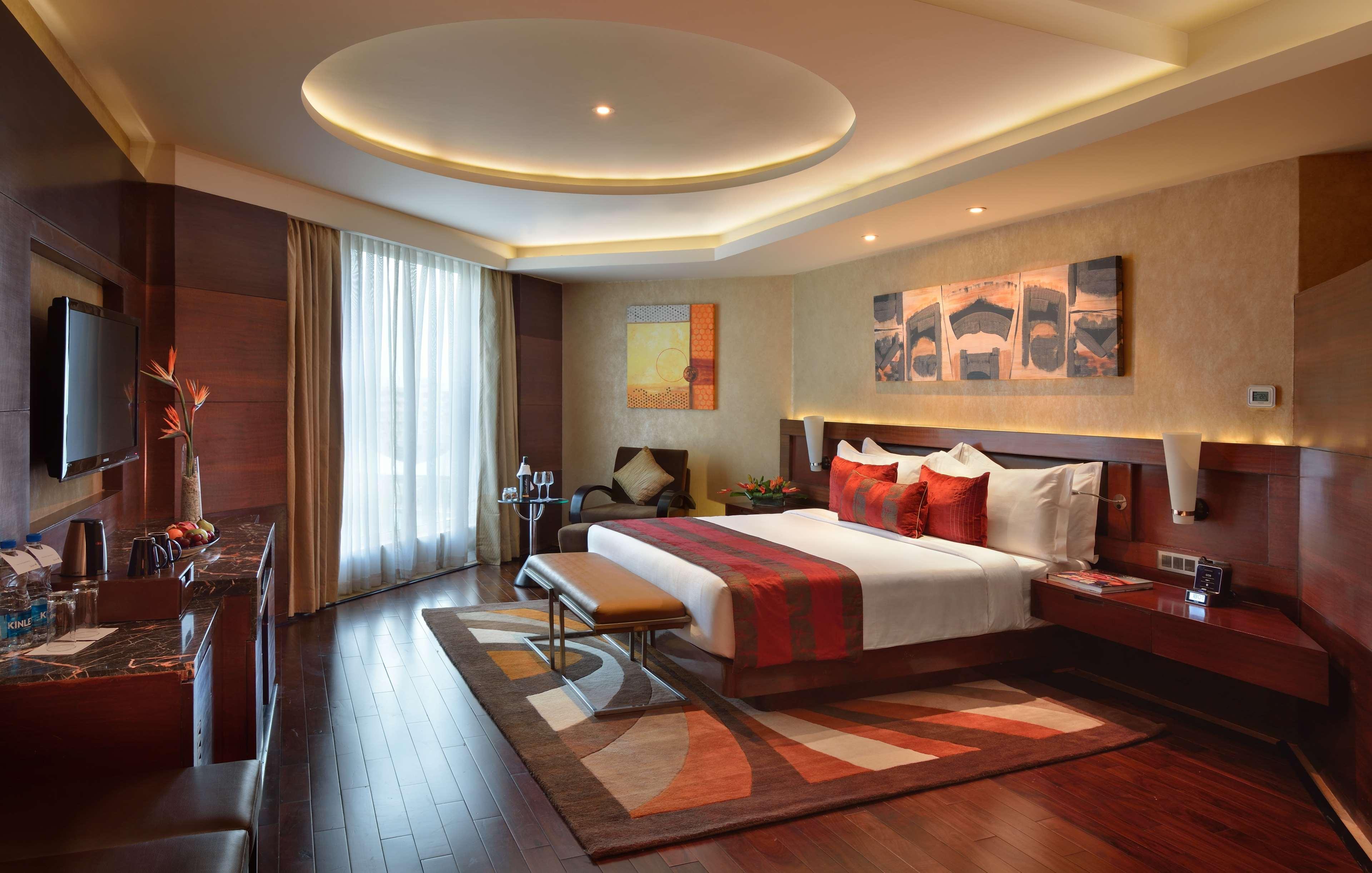 Radisson Blu Kaushambi Delhi Ncr Hotel Газиабад Екстериор снимка