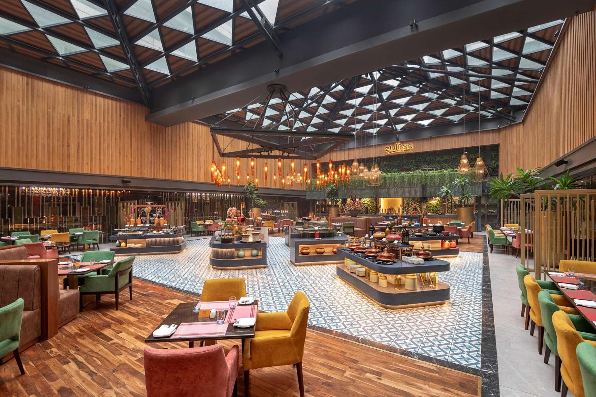 Radisson Blu Kaushambi Delhi Ncr Hotel Газиабад Екстериор снимка